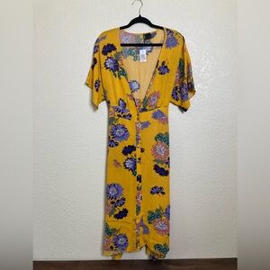 NWT Ivory Love Maxi Dress Short Sleeve Tie Waist Button Front V Neck Floral